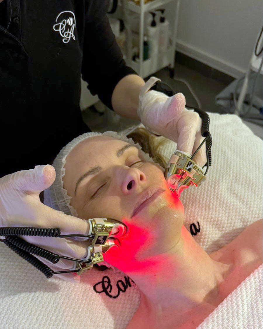Tratamiento facial en Clinica Médica Consue Aliaga